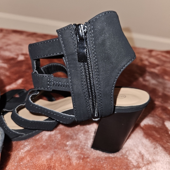 Top Moda Black Heels - Picture 3 of 12